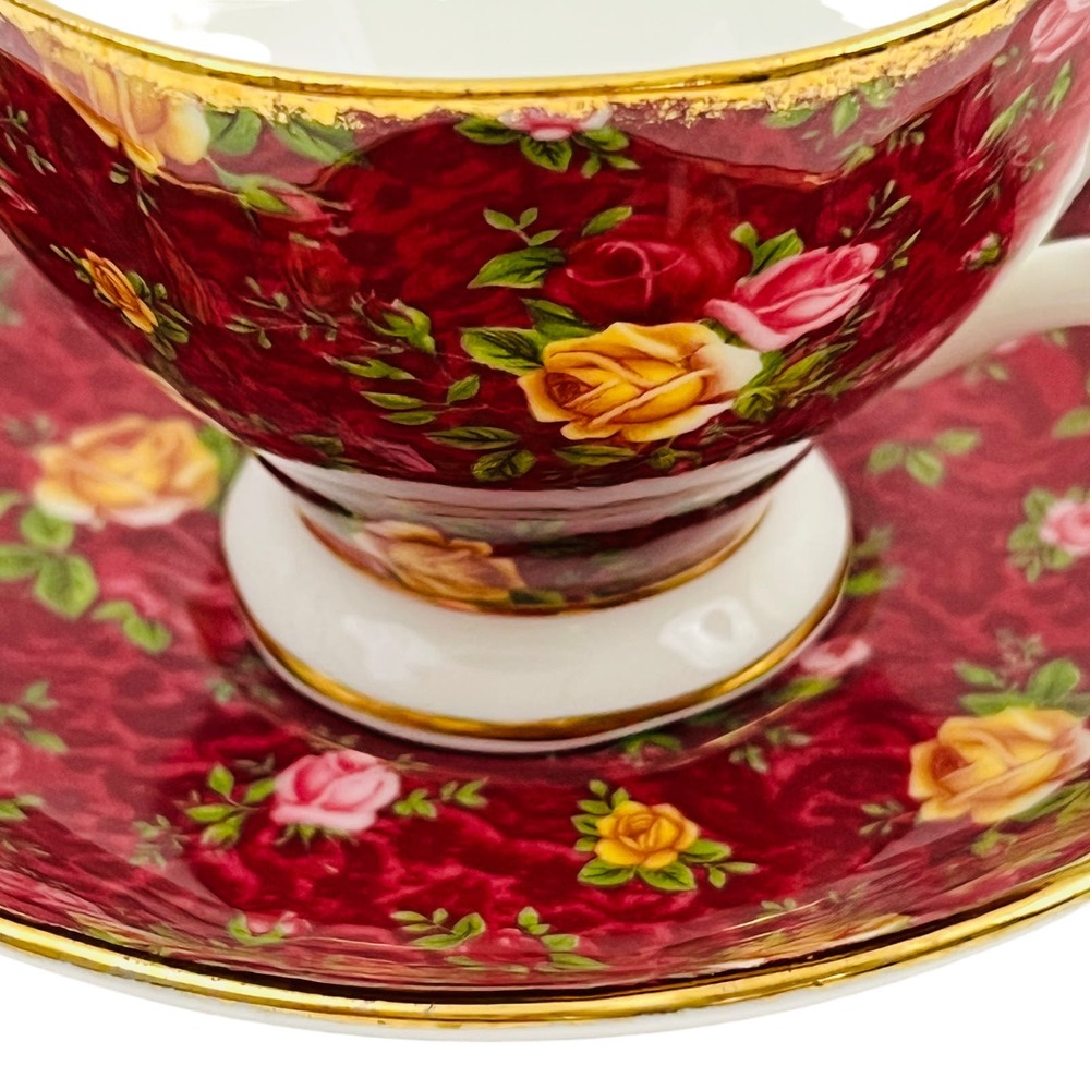 Royal Albert England Old Country Roses Ruby Lace Bone China Cup & Saucer New